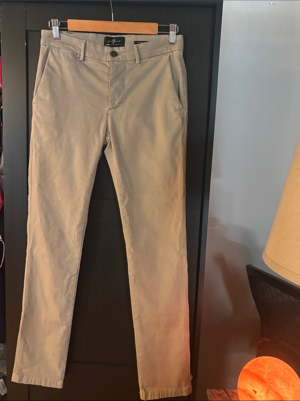 WOMEN’s 7 For All Mankind Slim Chino Luxe Performance Sateen Pants in Tan